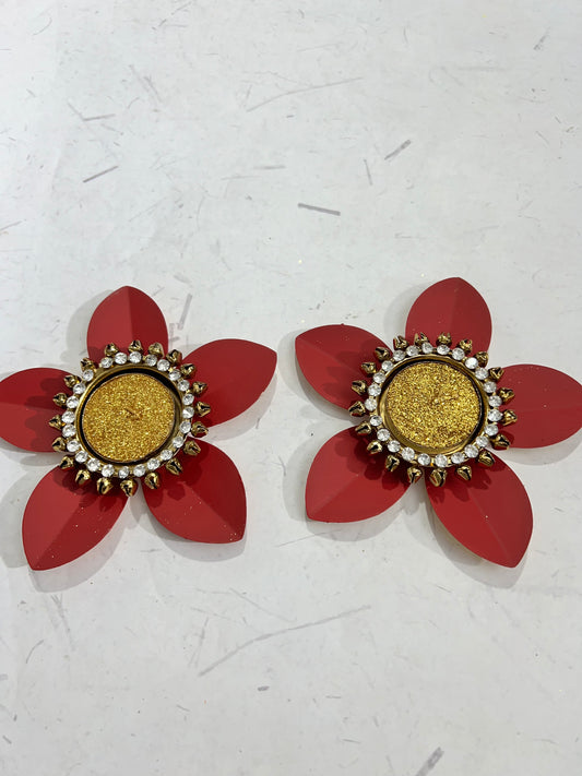 Metal flower shape Diya’s  2 pcs set( 2 candles free)s no -544