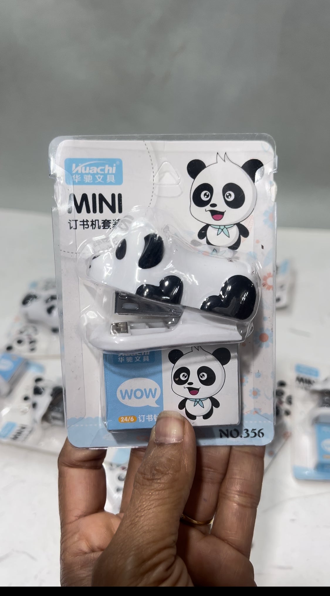 Mini Stapler, 20 Sheet Capacity Built-in Staple Remover Stapler with 1000 Standard Staples Cute Staplers Panda