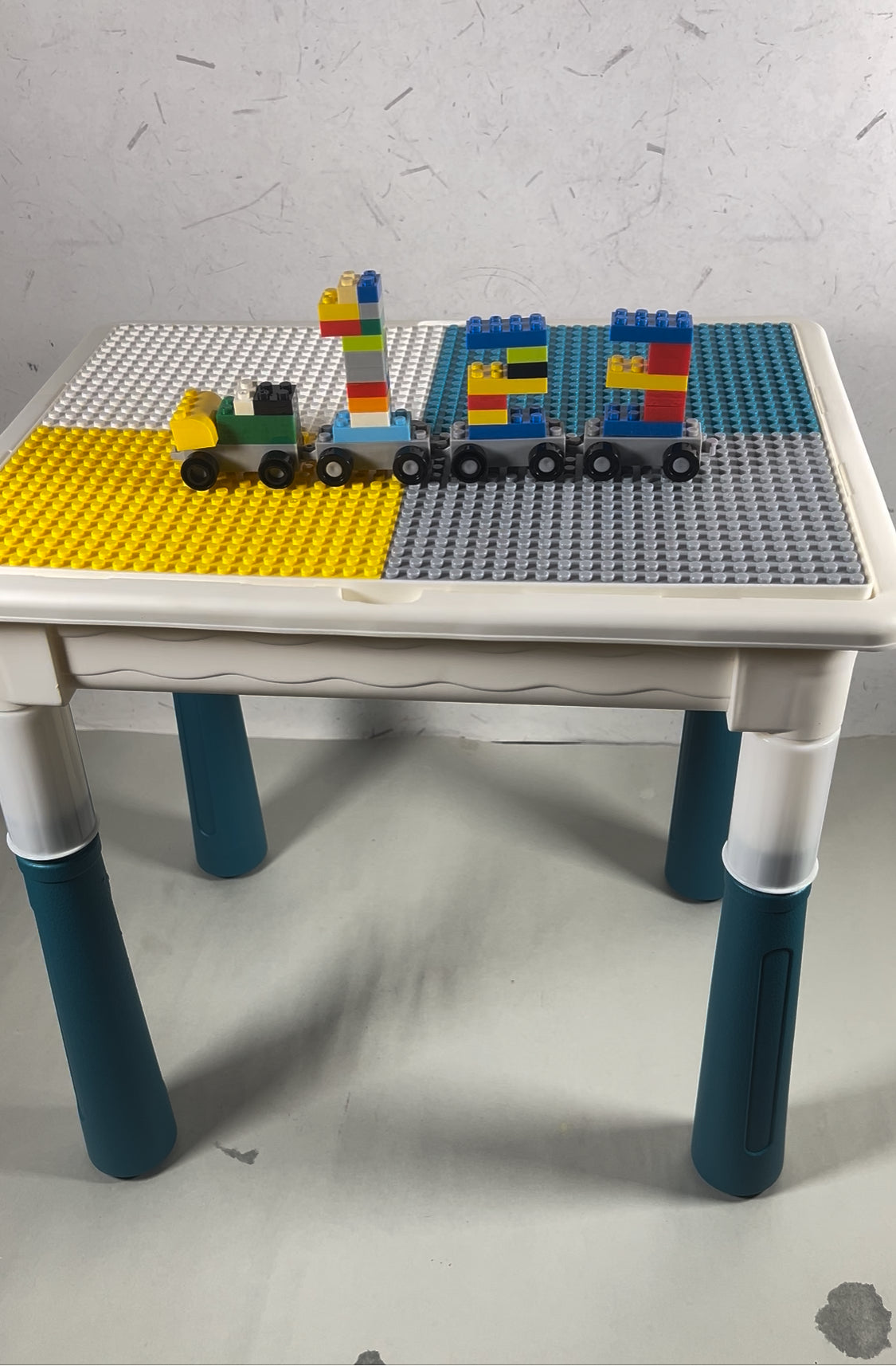 Multipurpose Lego  table with 154 blocks