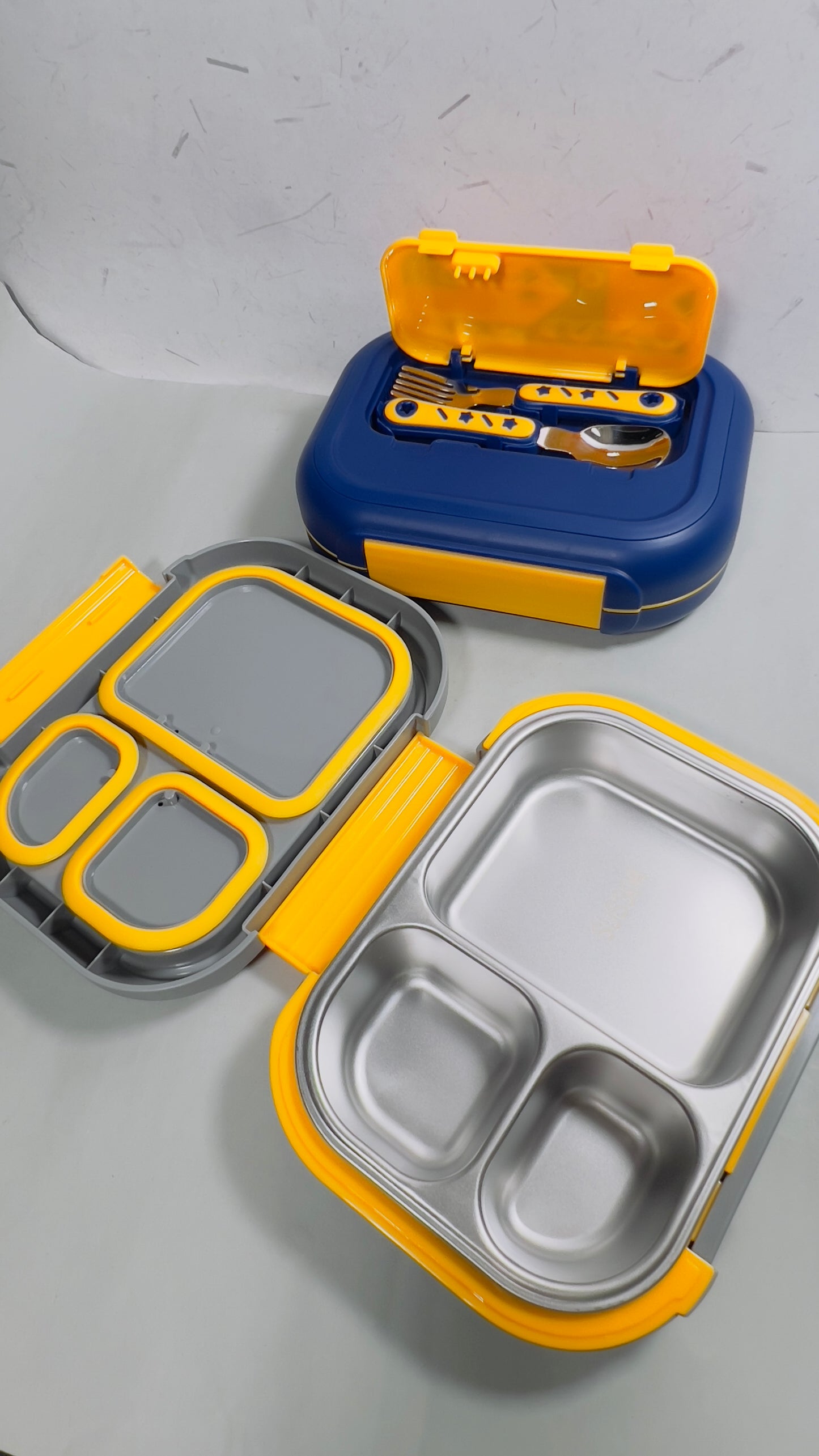 3 grid insulated leak proof lunch box with cutlery & lunch bag