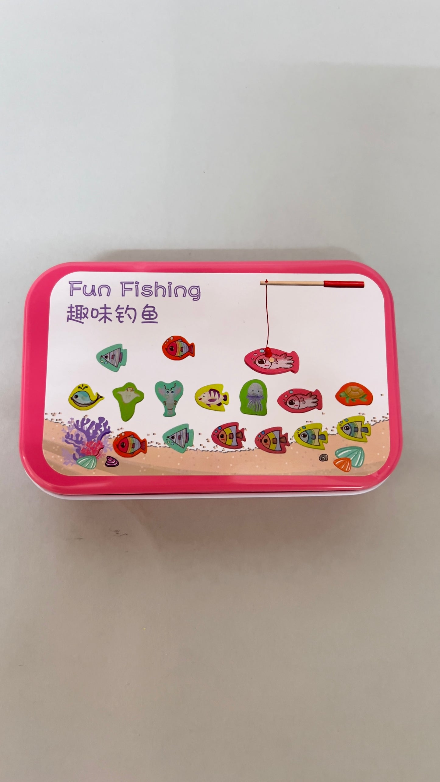 Wooden magnetic aquatic animal fishing (15 aquatic animal + 1 fishing stick)